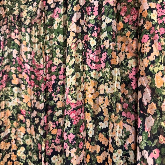 NWOT H&M Multicolor Floral Crepe Blouse Size Large - Picture 3 of 7